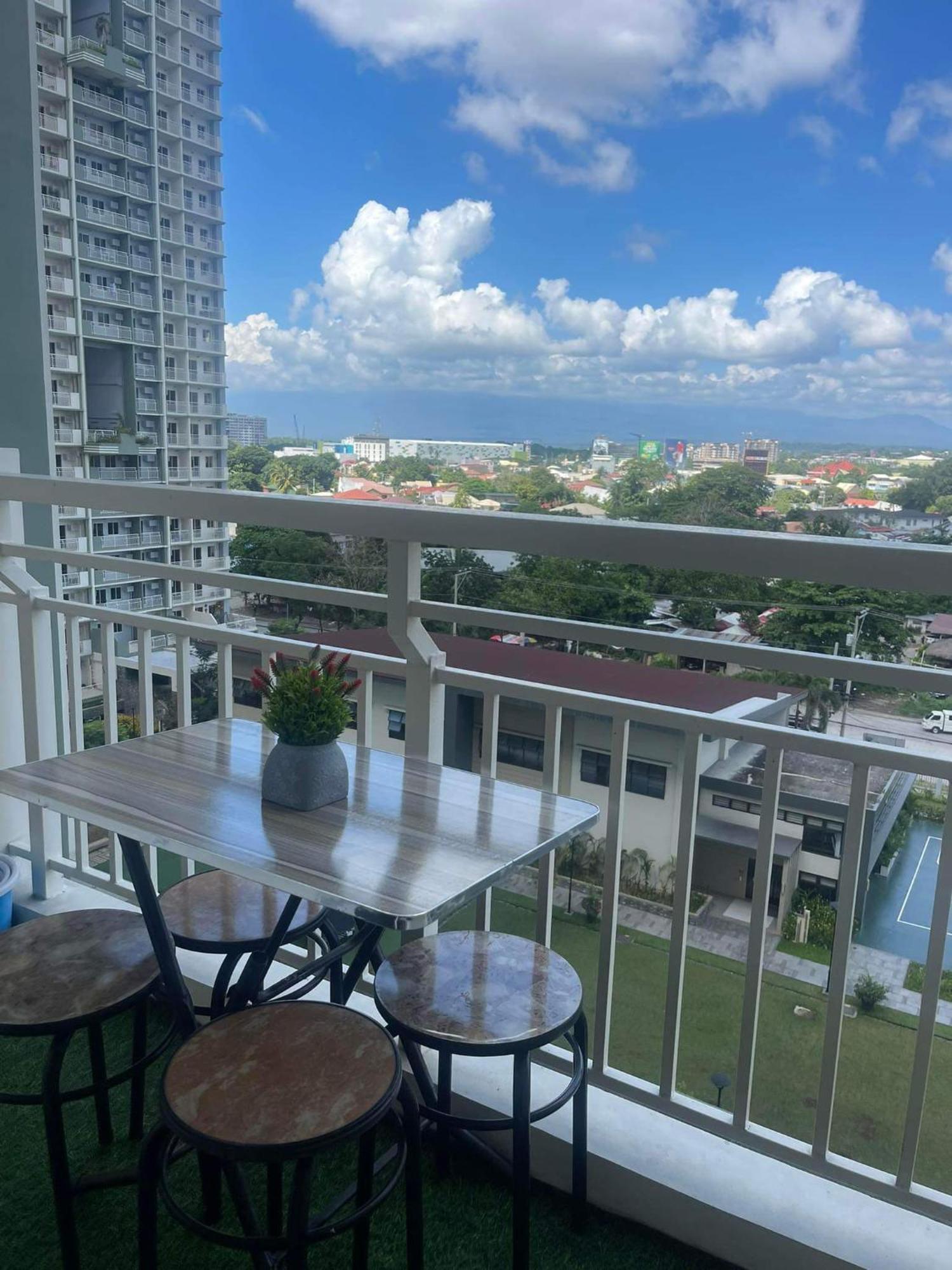 Verdon Parc Davao City With Balcony By Darpm Eksteriør bilde