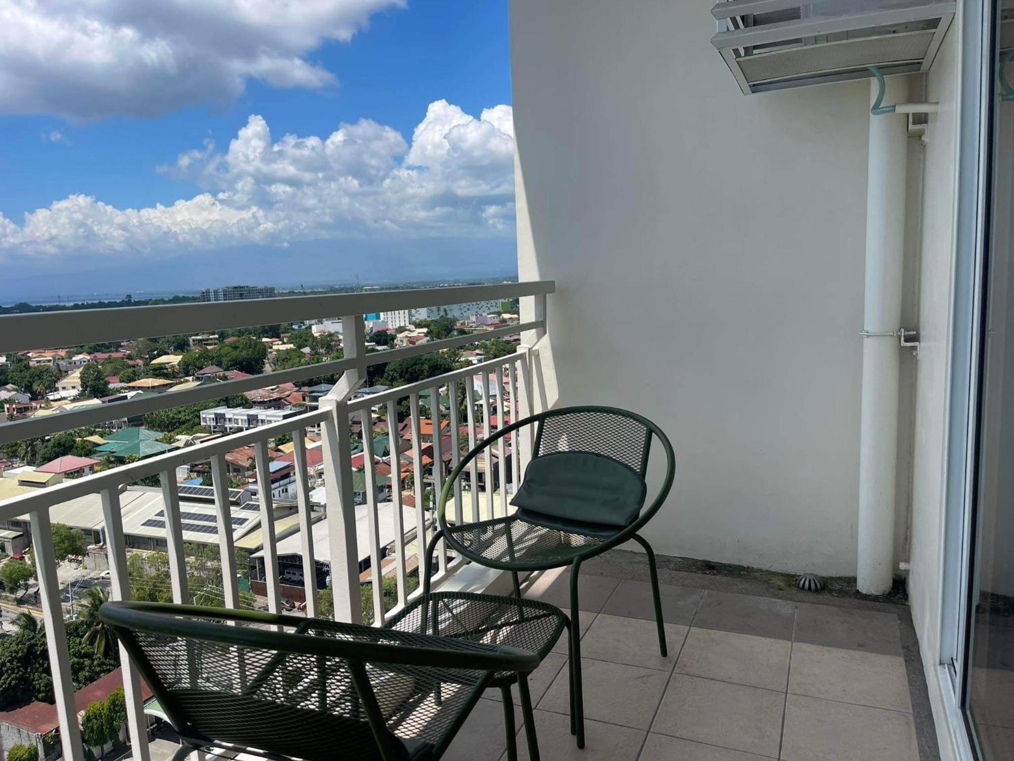 Verdon Parc Davao City With Balcony By Darpm Eksteriør bilde