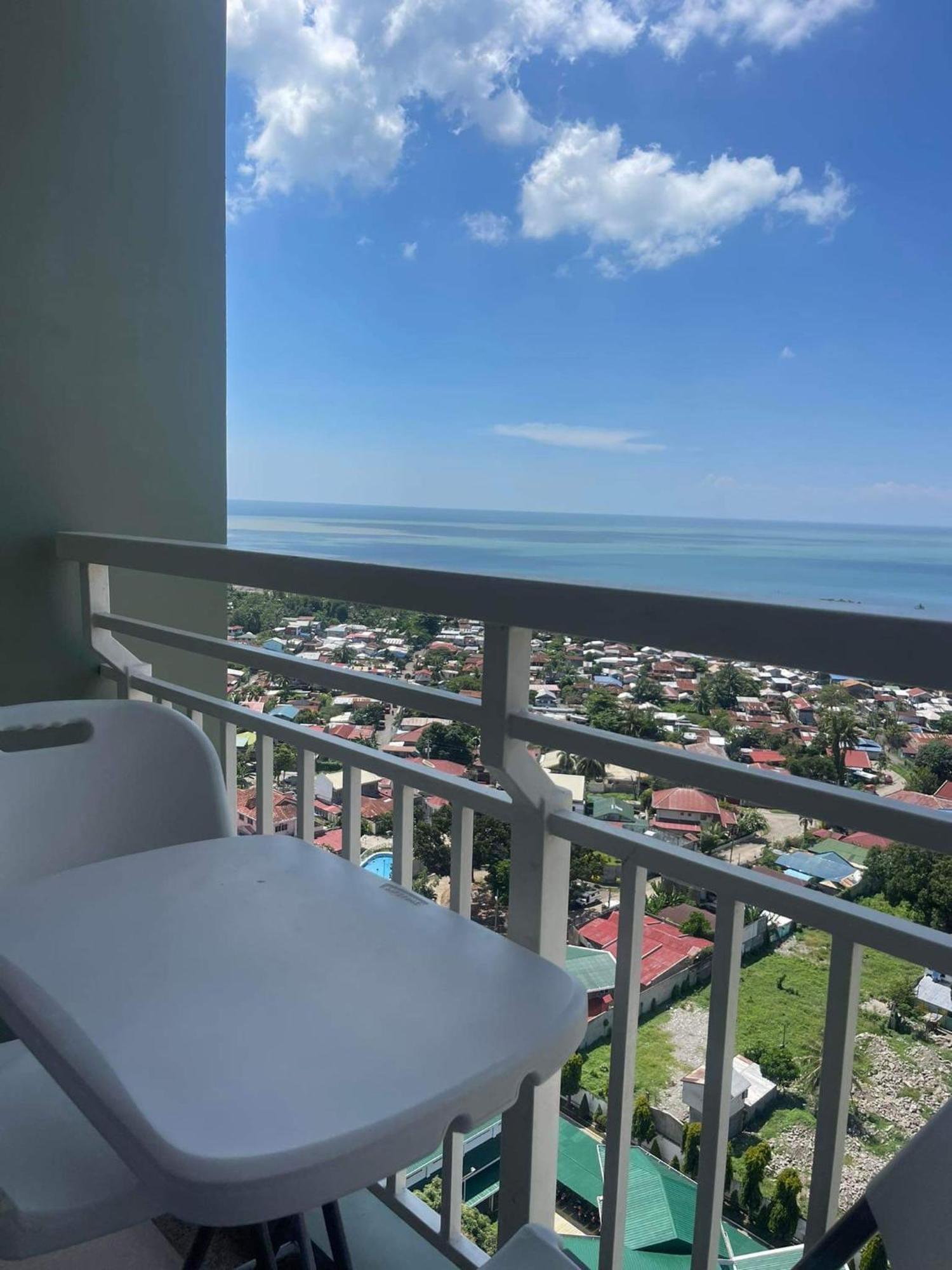 Verdon Parc Davao City With Balcony By Darpm Eksteriør bilde