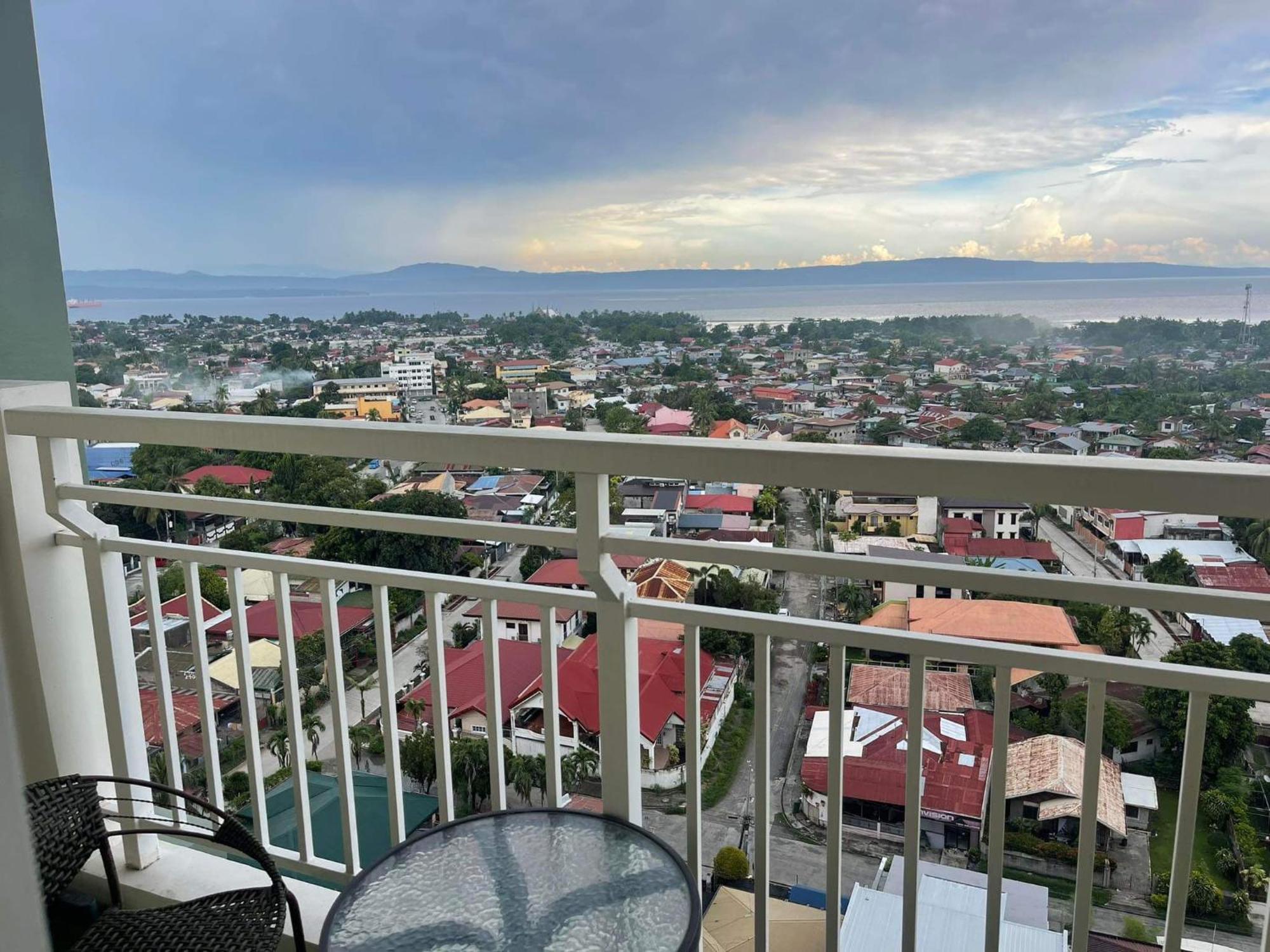 Verdon Parc Davao City With Balcony By Darpm Eksteriør bilde