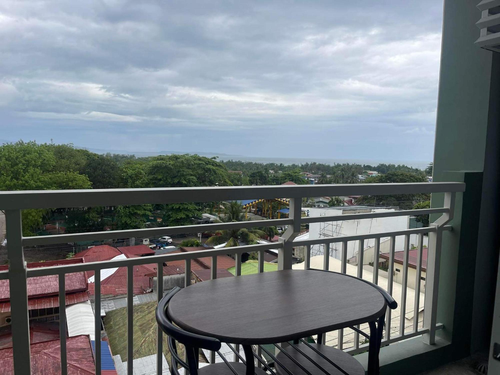 Verdon Parc Davao City With Balcony By Darpm Eksteriør bilde