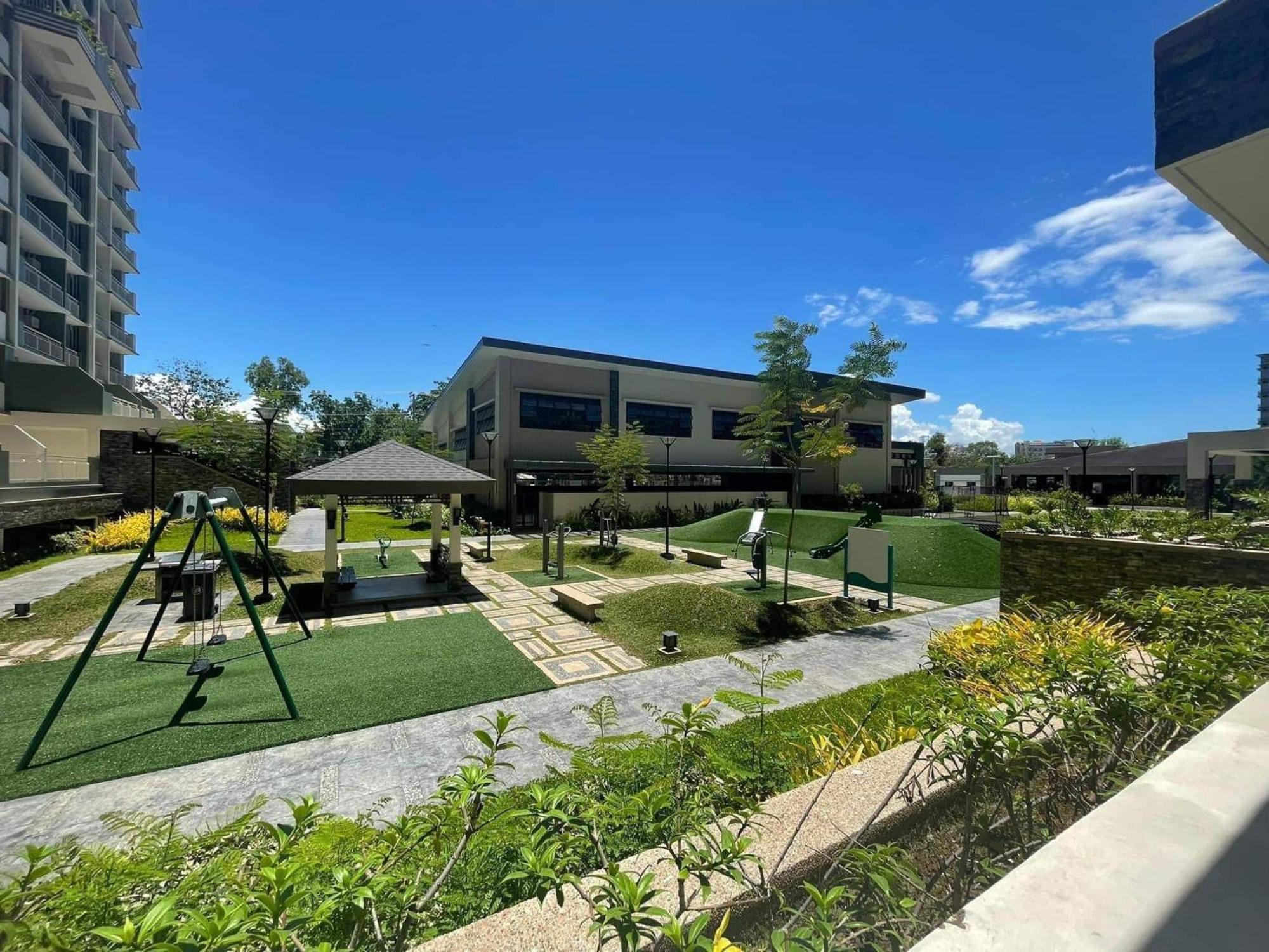 Verdon Parc Davao City With Balcony By Darpm Eksteriør bilde