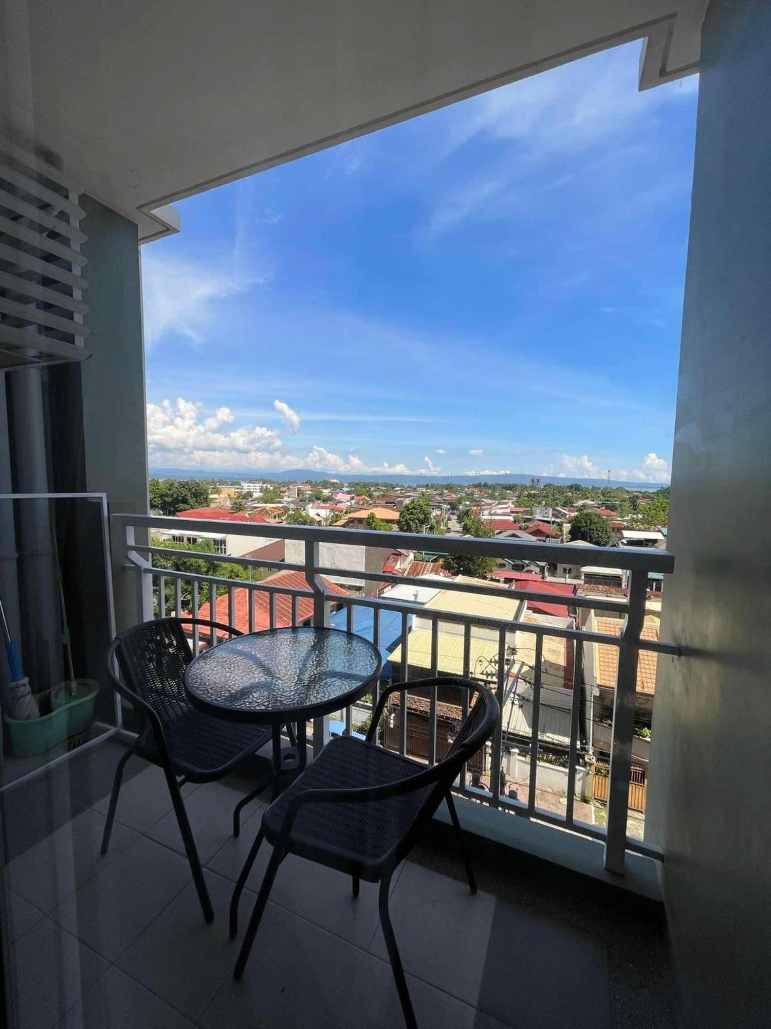 Verdon Parc Davao City With Balcony By Darpm Eksteriør bilde